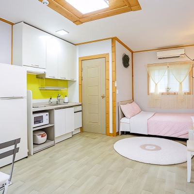 Silver Maehwa (Unshared House Couple Room)