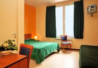 Hotel the Moon