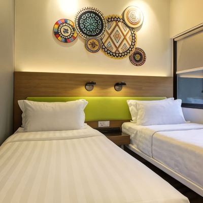 Twin Studio Window (Sealy Mattress, Lightning Speed Wifi) TOOJOU Kota Kinabalu Promo Code
