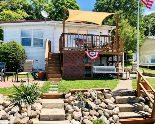 Stone Lake Cottage Middlebury in Boat Fish Getaway Hotels in LaGrange County