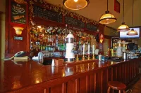 Spinnakers Brewpub & Guesthouses