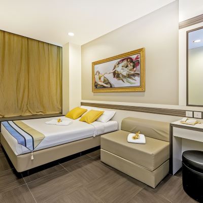 高級大床房 新加坡81酒店-武吉士 （Staycation Approved）優惠