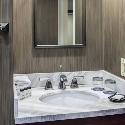 高層特大床房（可使用俱樂部酒廊） 費城大學城喜來登酒店優惠