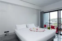Riverside Hotel