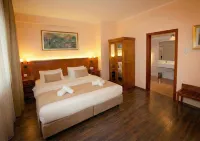 Hotel Maxim Hotels in 