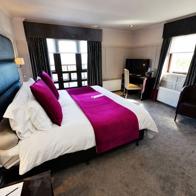 Boutique King Room Glynhill Hotel Promo Code