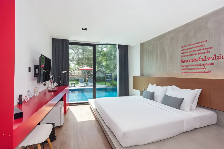 King Room With Pool Access