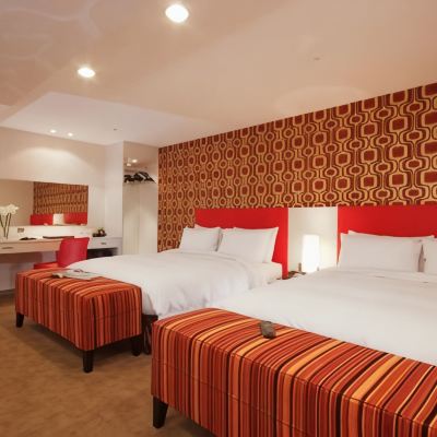 Deluxe Family Room No Window