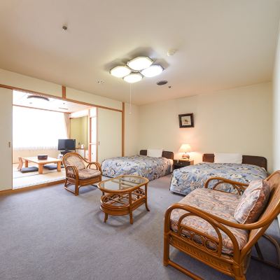 和洋式ルーム(浴室) 復活の隠れ秘湯～天然高温泉と大衆演劇　八尾グランドホテル クーポン