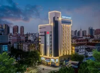 Yongheng Langyue Collection Hotel (Nanning Railway Station Chaoyang Square Subway Station) Hoteles en 