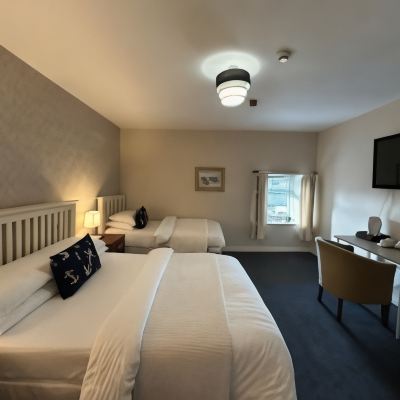Family Room-Ensuite-(2Ad & 1Ch Under 16 ) Anchor Hotel Promo Code