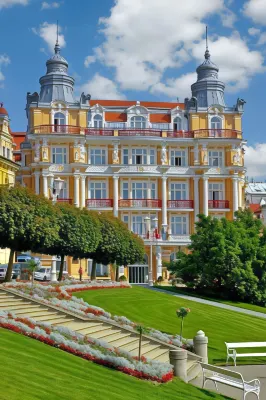 Ensana Hvězda - Imperiál - Neapol Hoteles en 