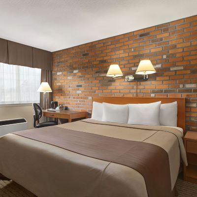 King Room - Non-Smoking Travelodge by Wyndham Thunder Bay on Promo Code
