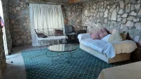 Nhaka Savaal Hotels in 