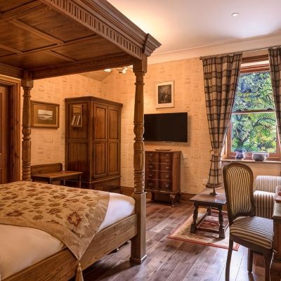Robert Burns Room The Whispering Pine Lodge Promo Code