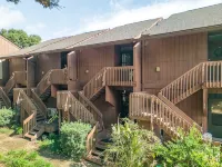 Unforegettable 19th Hole Condo - Steps from the Country Club & Golf - Pets OK! Hotels in Diamondhead