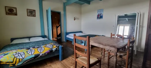 Quiet renovated house near the beach with beautiful garden in Kerdalé