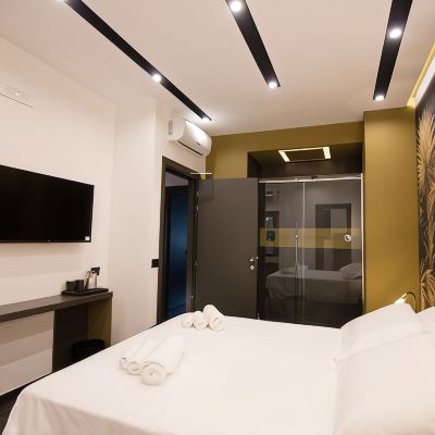 Exclusive Room, 1 Queen Bed (4)