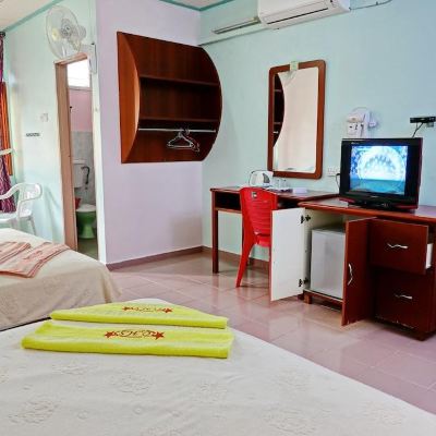 Bilik Kuadrupel Superior dengan 2 Katil Ratu Kupon Ong Home Stay