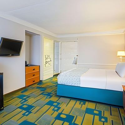 1 King Bed, Mobility Accessible Room, Bathtub W/Grab Bars, Non-Smoking La Quinta Inn by Wyndham Norfolk Virginia Beach Promo Code