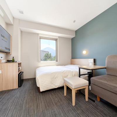 ソファ付きデラックスダブルルーム スーパーホテル富士河口湖天然温泉 クーポン