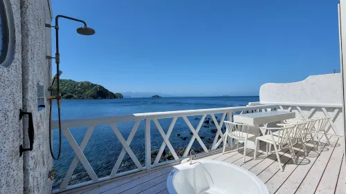 "COVE KAWANA" Shabby Chic Izu Ocean Front Villa