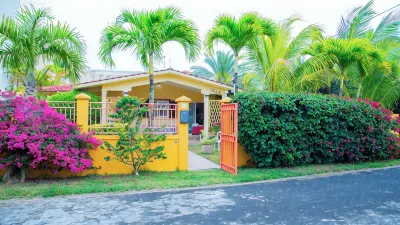Villa located 2 minutes from the beach, close to shops, most beautiful corner of Mauritius Hotéis em 