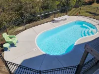 Emerald Isle,  Family vacation home, walk to beach and sound with in ground pool