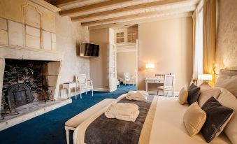 Abbaye De Villeneuve - Housity