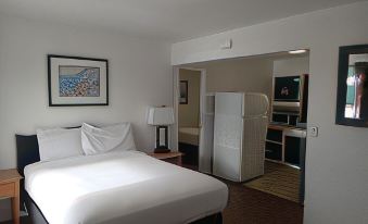 Blue Coast Inn & Suites