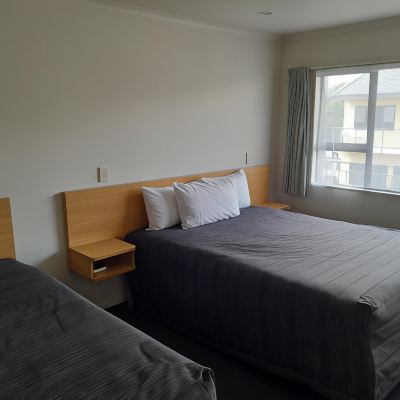 Family Suite, 1 Bedroom, Non Smoking, Kitchen (Downstairs)