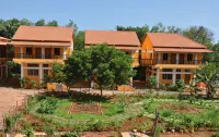 Paradise Auro Jungle Resort Ξενοδοχεία στην πόλη 