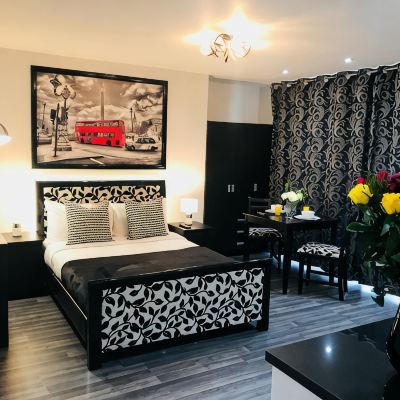 Executive Studio Axiom W6 Hotel Promo Code