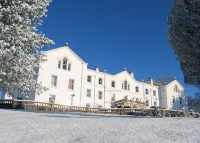 Court Colman Manor Отели в г. 