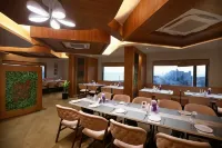 Hotel the Grand Ladhukara
