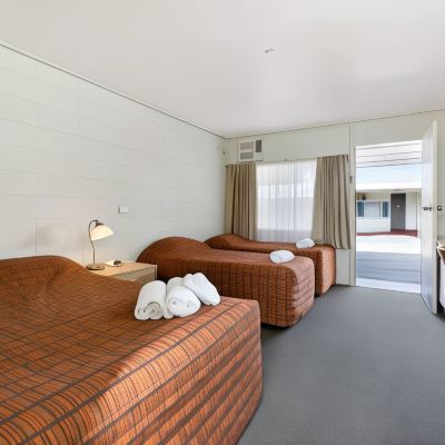 Standard Room with 2 x Queen Beds