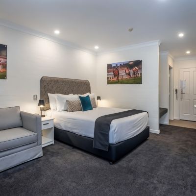 Deluxe Double Room Town Square Motel Promo Code