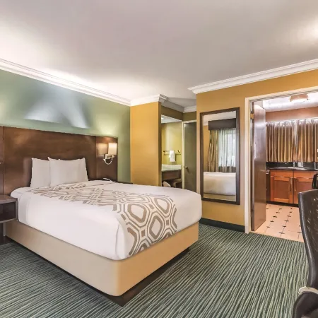 La Quinta Inn & Suites by Wyndham San Francisco Airport West