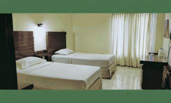 Grand Wisata Hotel - Housity