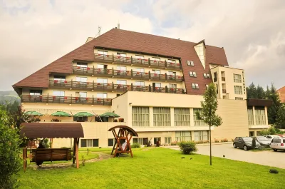 Hotel Clermont Hotele w: 