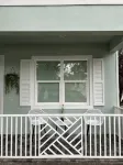 2Br First Floor. Walk to Downtown Stuart and Walk Riverfront Park.