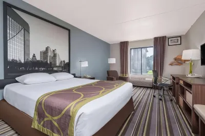 Super 8 by Wyndham Bloomington/Airport Hotels in 