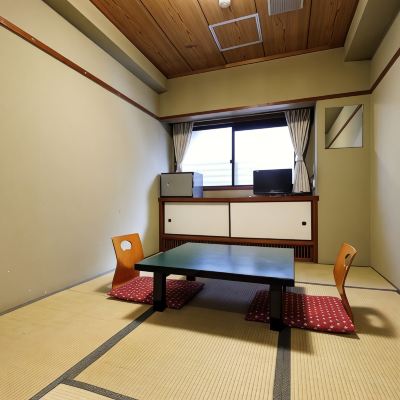 六張榻榻米日式房（公用浴室/衛生間） 吾妻屋旅館優惠