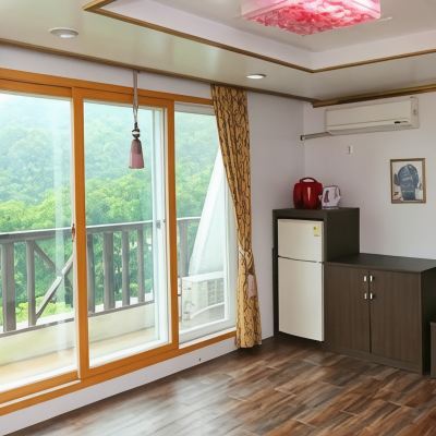 룸 206 Sancheong Jirisan View Castle Pension 쿠폰