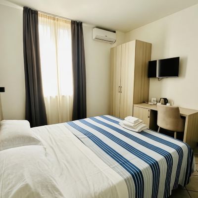 Superior Double Room Queen Academy Hotel Promo Code