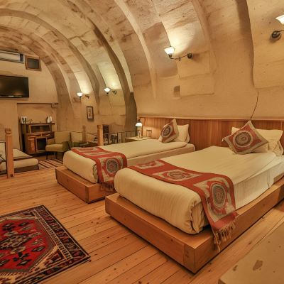 Family Cave Suite, 2 Bedrooms, 2 Jacuzzis