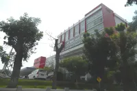 Hotel Santika Palu のホテル