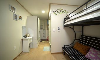 Cozybox Guesthouse
