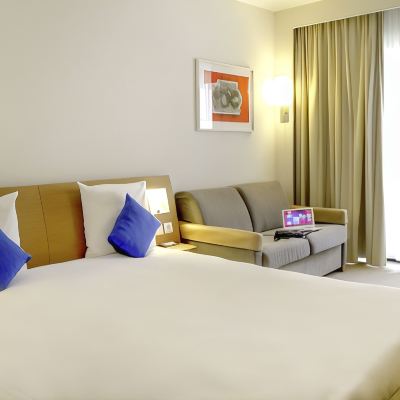 Executive Room with 1 Double Bed and Sofa