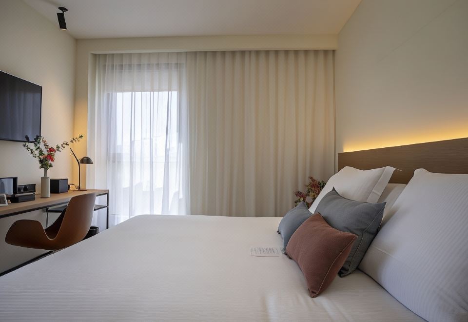 游泳池景行政間